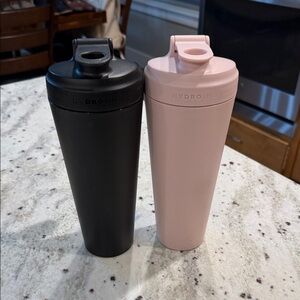 HydroJug Matte Black and Soft Pink Mixer Bottles- Set of 2